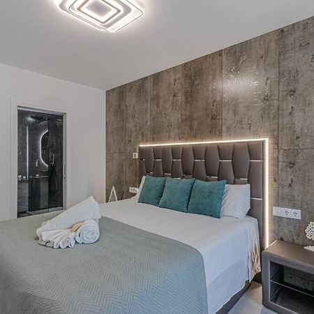 Puerto Marina Luxury 2Bdr Apartment With Sea View 贝纳尔马德纳 外观 照片