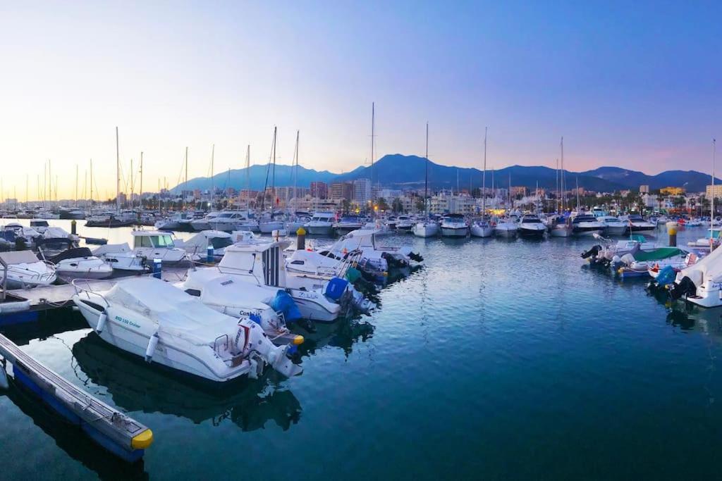 Puerto Marina Luxury 2Bdr Apartment With Sea View 贝纳尔马德纳 外观 照片