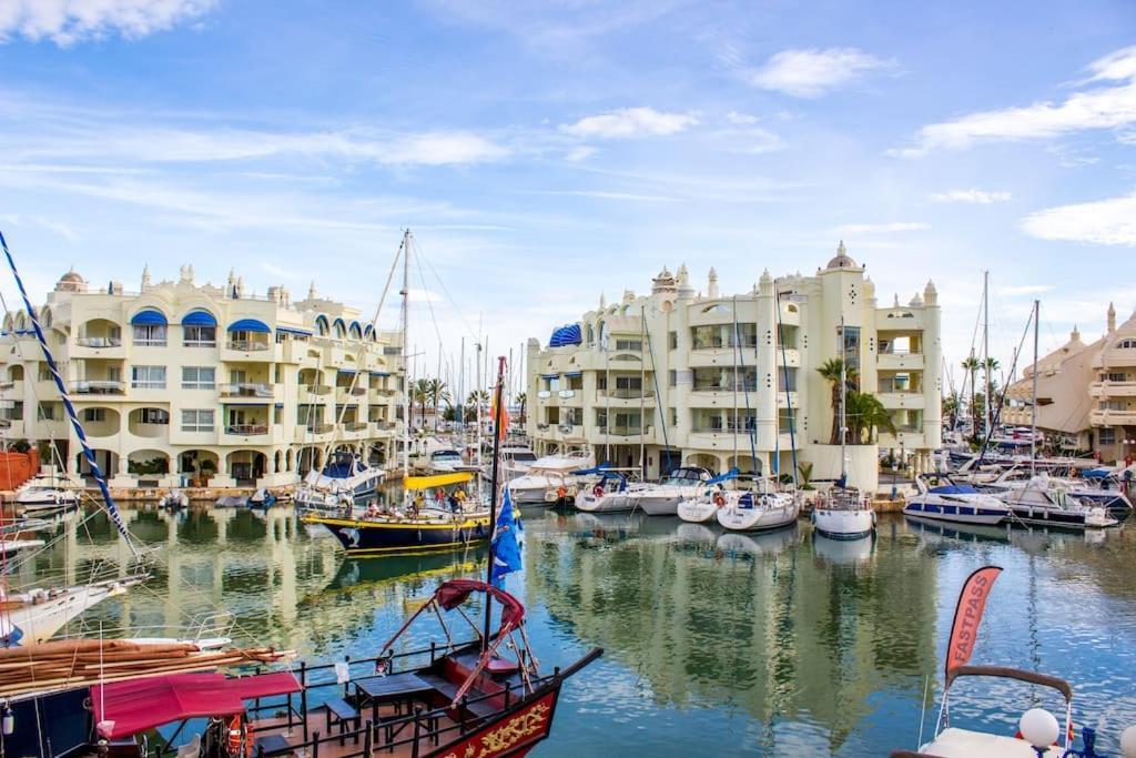 Puerto Marina Luxury 2Bdr Apartment With Sea View 贝纳尔马德纳 外观 照片